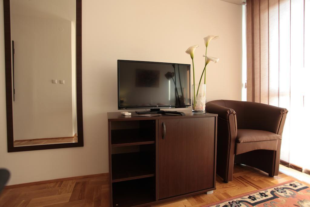 Obrenovac  Hostel Royal חדר תמונה