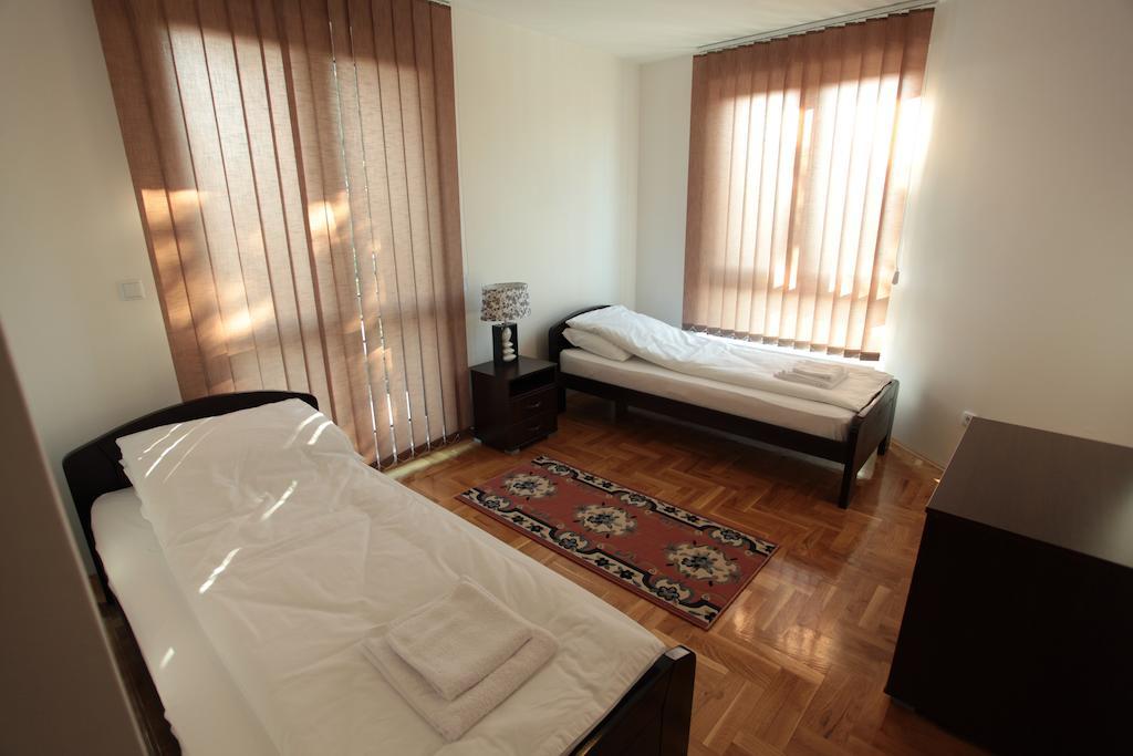 Obrenovac  Hostel Royal חדר תמונה