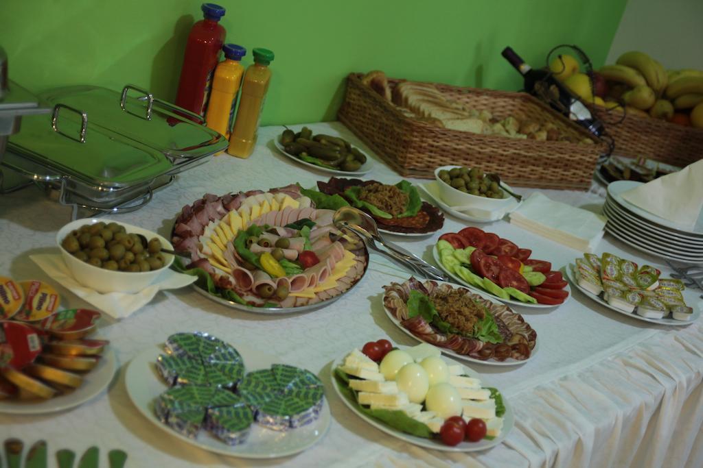 Obrenovac  Hostel Royal מראה חיצוני תמונה