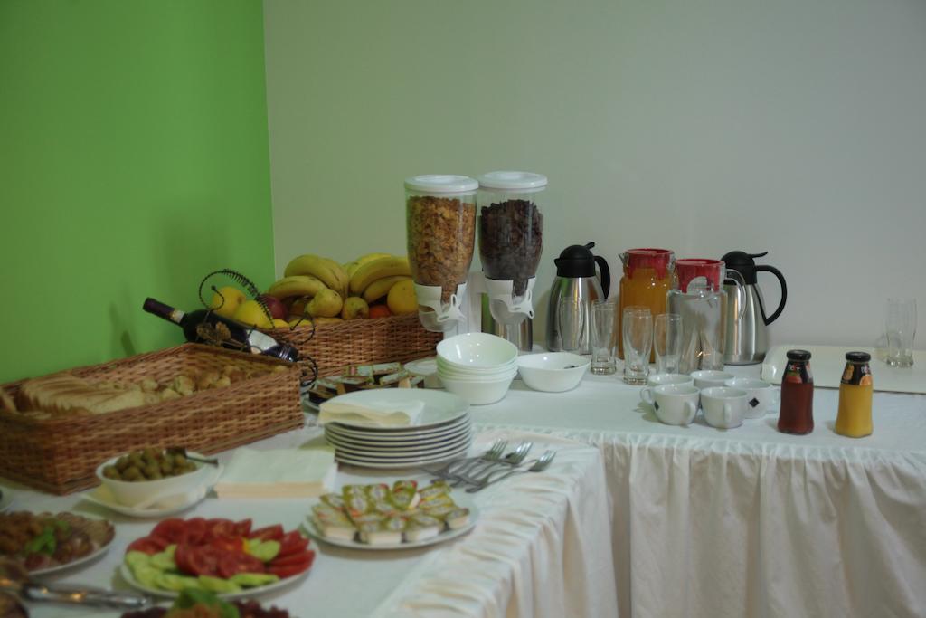 Obrenovac  Hostel Royal מראה חיצוני תמונה