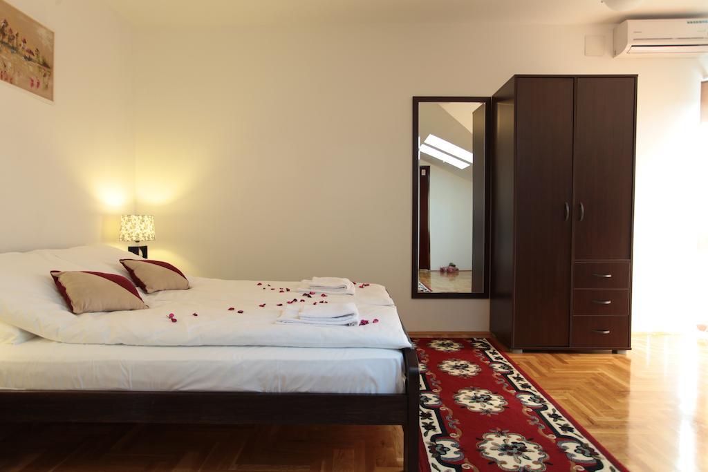 Obrenovac  Hostel Royal חדר תמונה