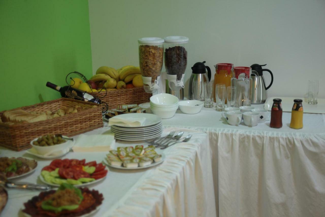 Obrenovac  Hostel Royal מראה חיצוני תמונה