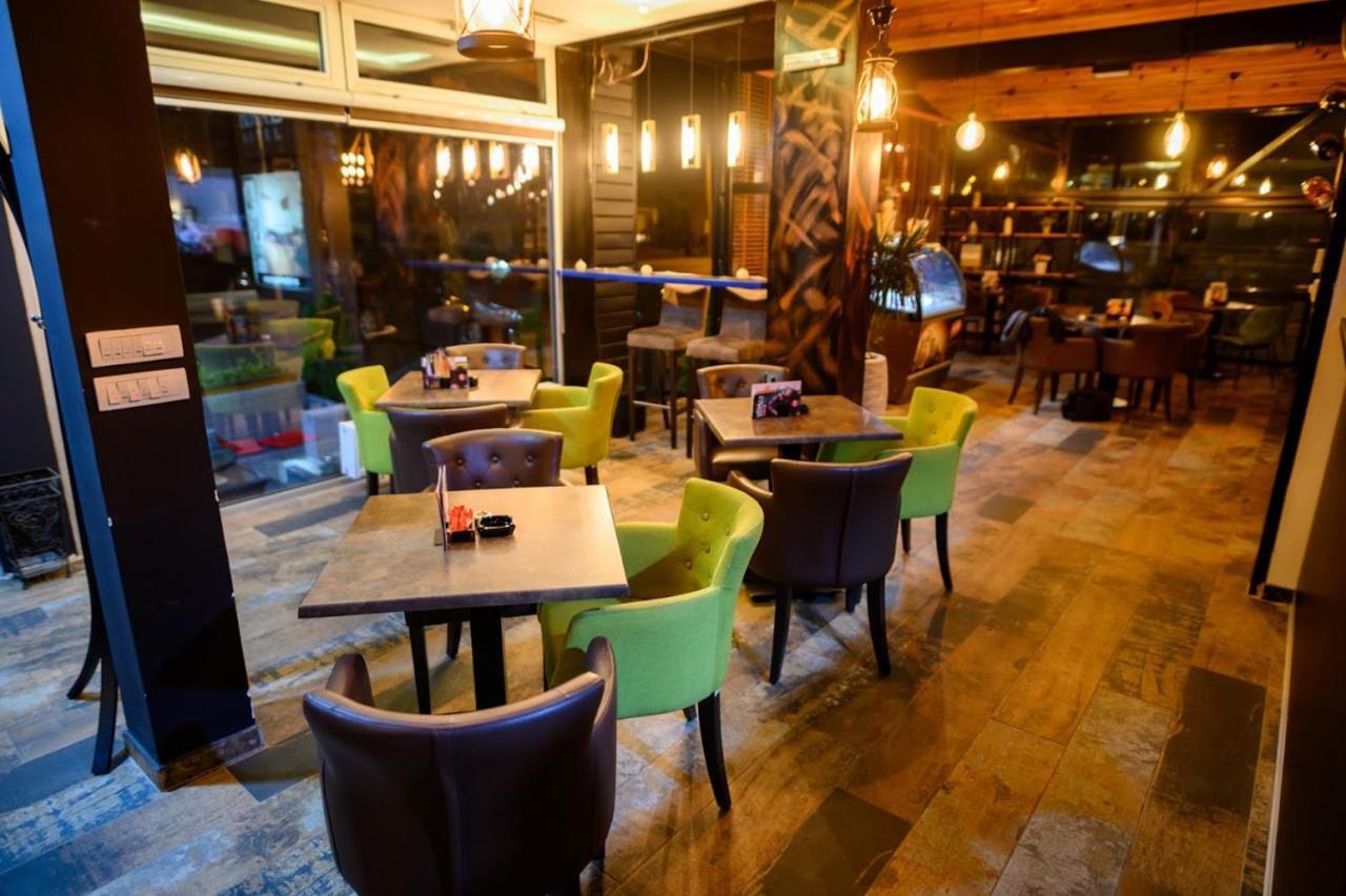 Obrenovac  Hostel Royal מראה חיצוני תמונה
