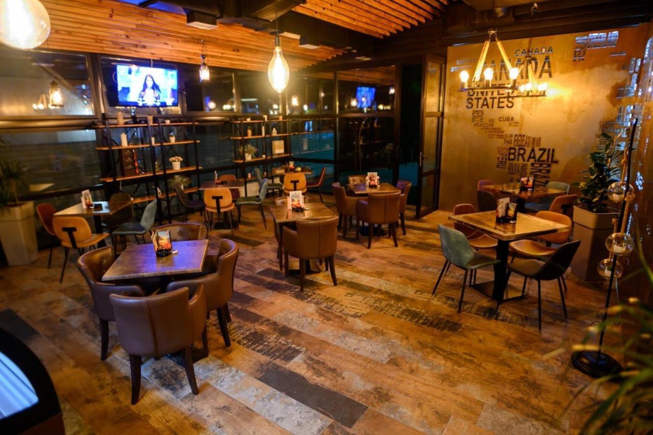 Obrenovac  Hostel Royal מראה חיצוני תמונה