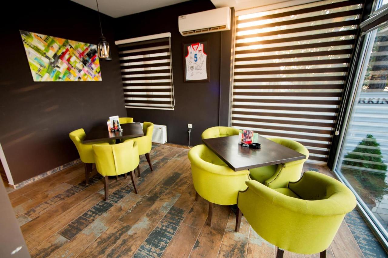 Obrenovac  Hostel Royal מראה חיצוני תמונה