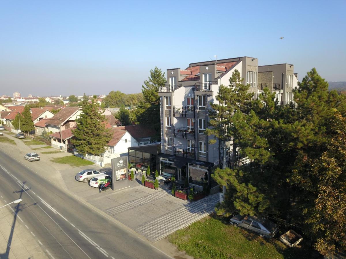Obrenovac  Hostel Royal מראה חיצוני תמונה