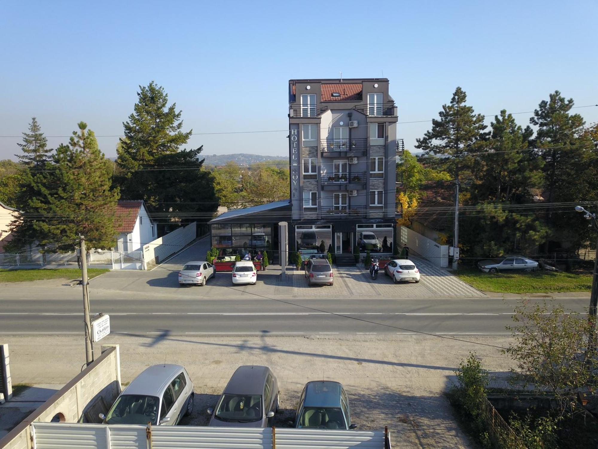 Obrenovac  Hostel Royal מראה חיצוני תמונה